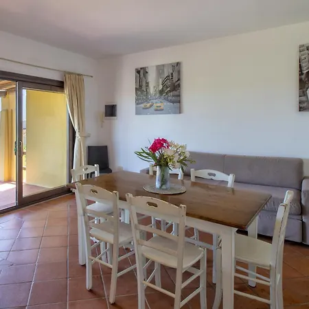 Azzurra Стинтино